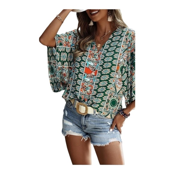 CUPSHE Women's Floral V Neck Button Front Bell Sleeve Blouse Top XL - Picture 3 of 13